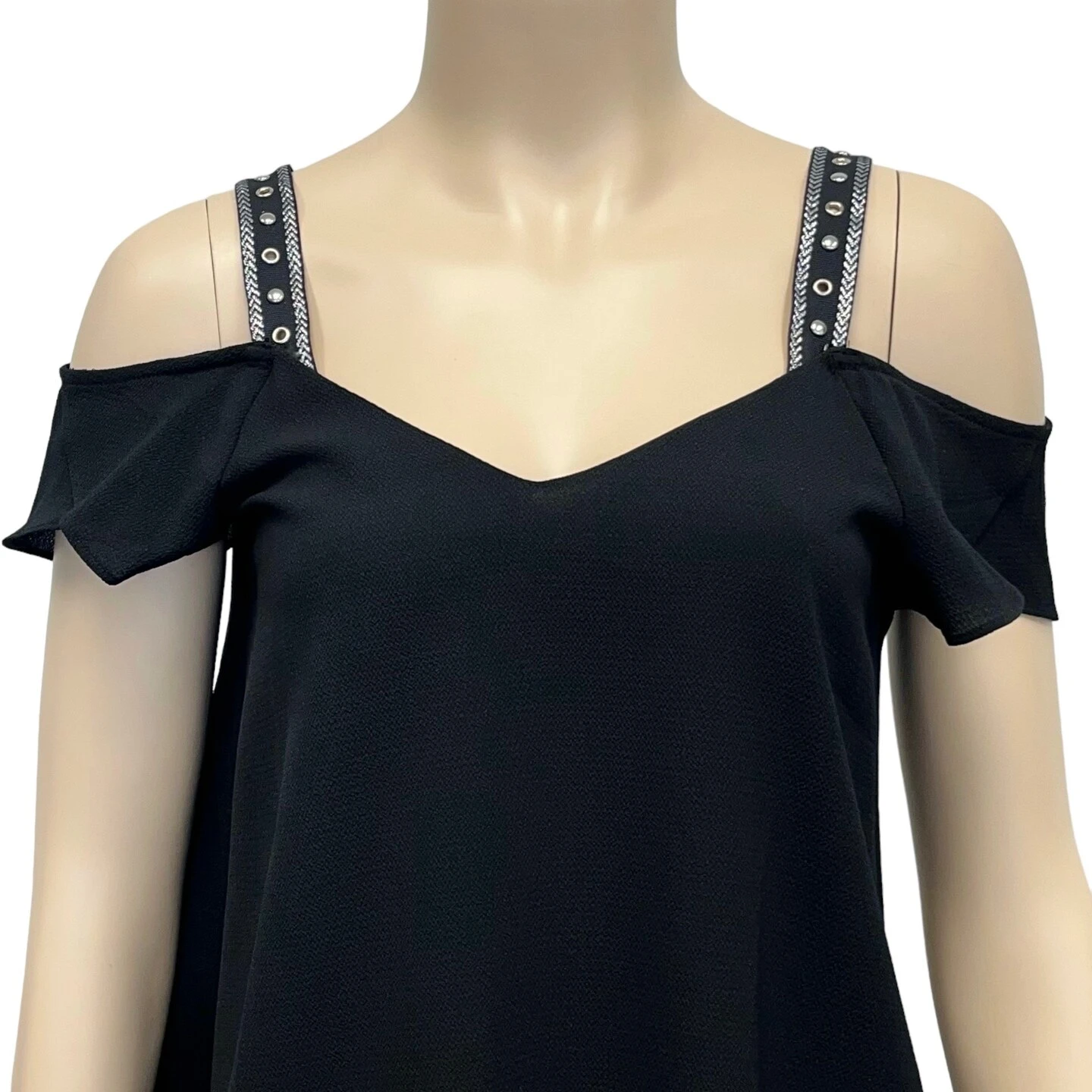 5 Yards Of Brigitta 1" Wide Tape Trim Embellished With Silver Studs And Gro | 5 Yard Cut 17 5 Yards Of Brigitta 1" Wide Tape Trim Embellished With Silver Studs And Gro | 5 Yard Cut - Image 15