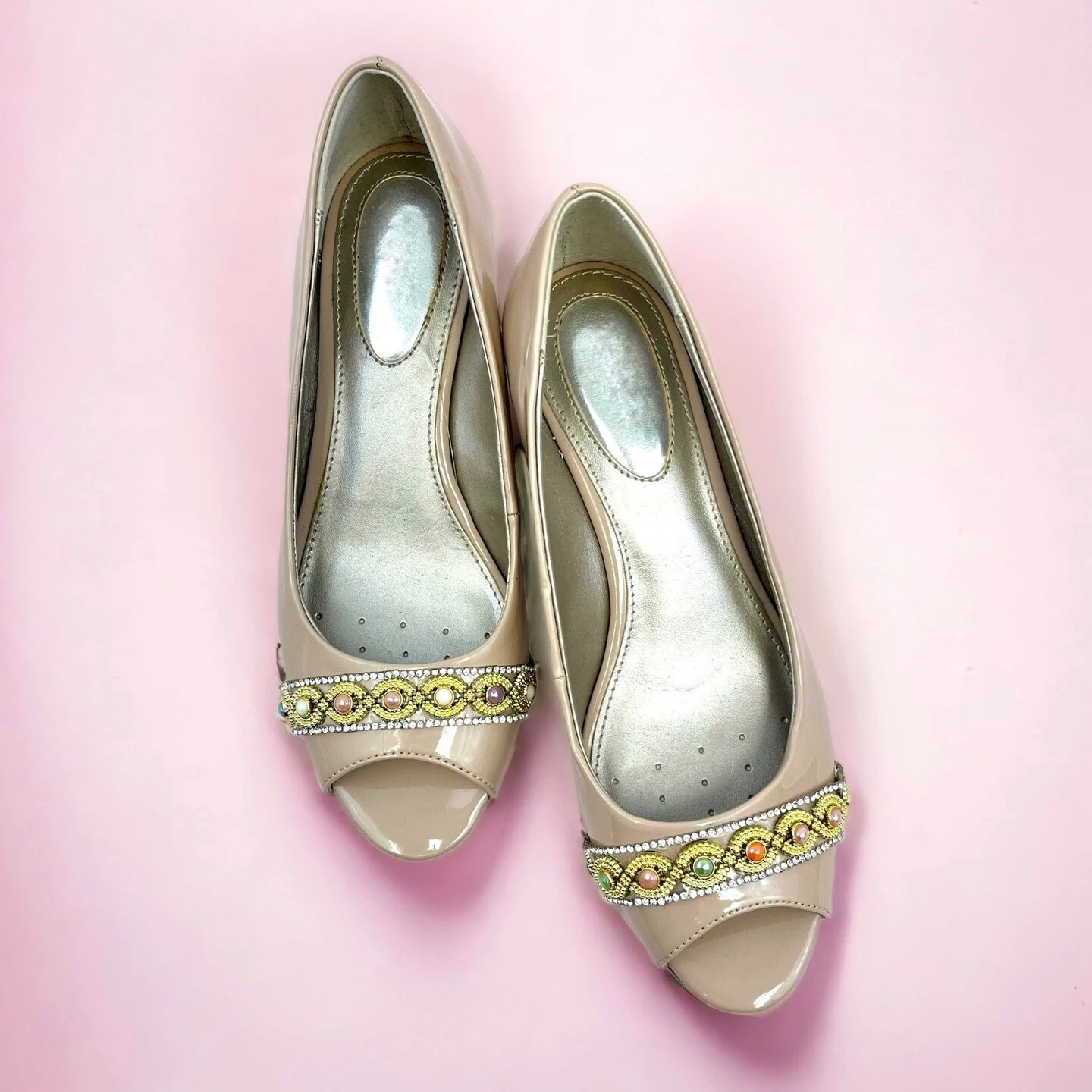 5/8" Rubina Rhinestone Iron-On, Versatile Trim, 5-Yard Cut, Multi Colors 6 5/8" Rubina Rhinestone Iron-On, Versatile Trim, 5-Yard Cut, Multi Colors - Image 4