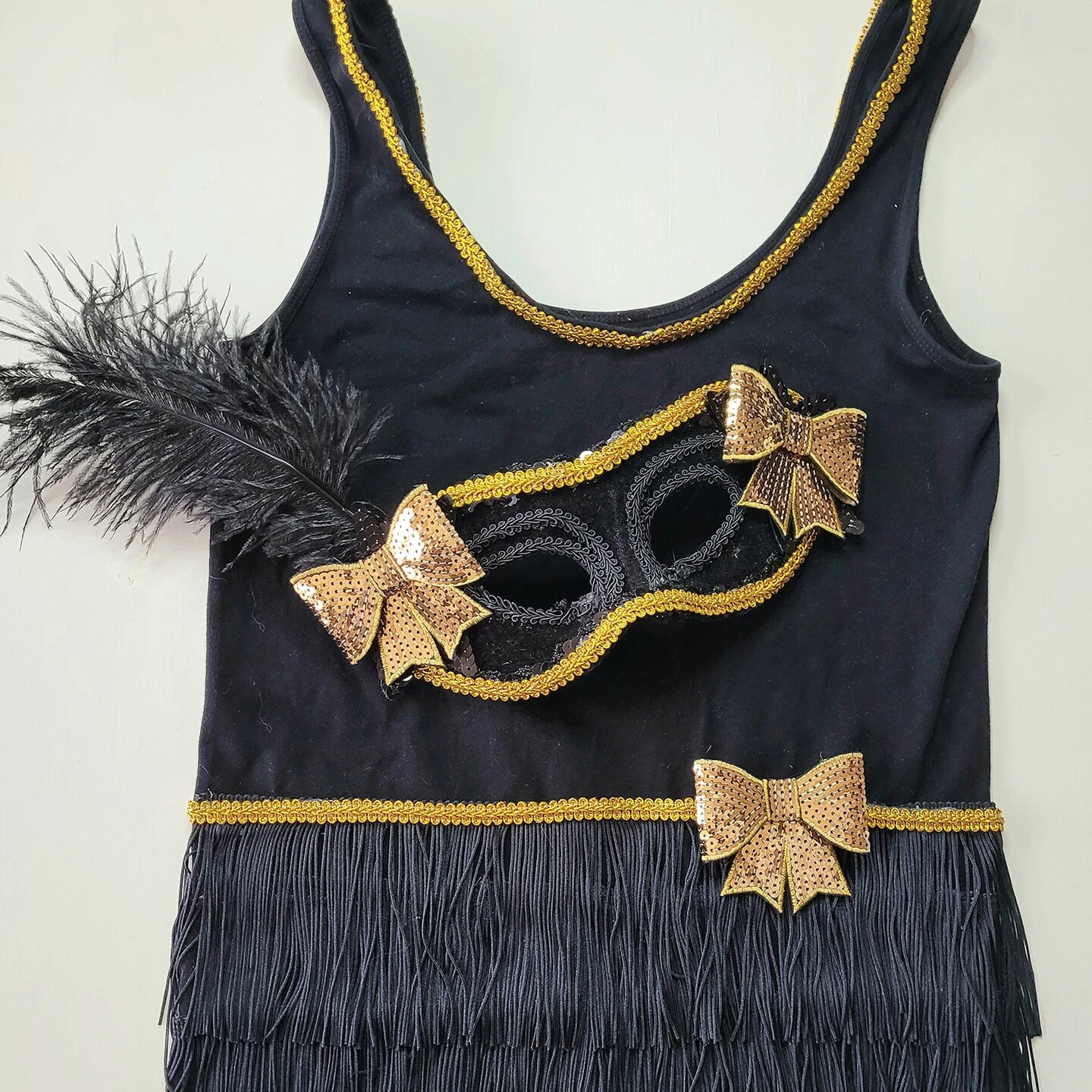 20 Yards Of 4" Chainette Fringe Trim | 20 Yard Cut Black 8 20 Yards Of 4" Chainette Fringe Trim | 20 Yard Cut Black - Image 6